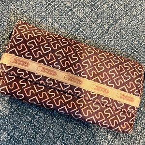 LeSportsac vintage nylon wallet